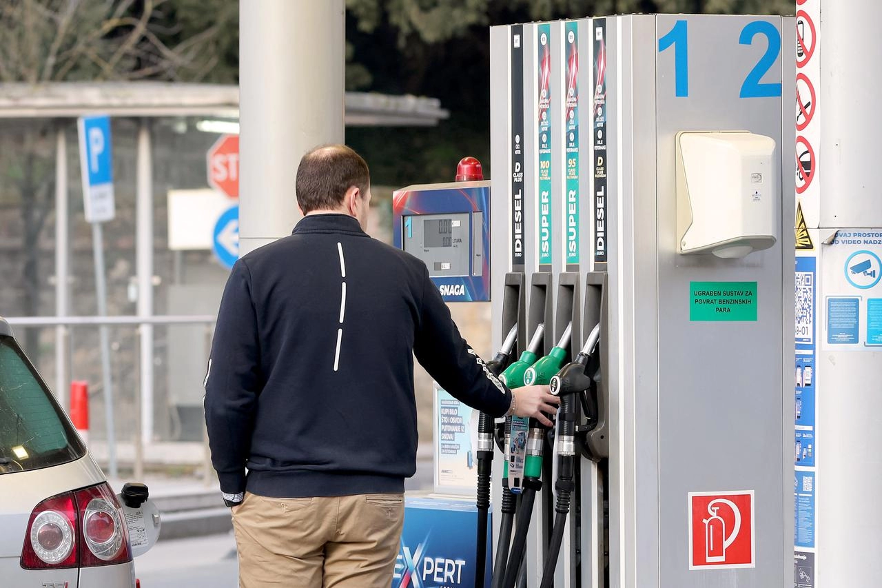 FBiH: Nastavljen rast cijena goriva, dizel dosegao 3,38 KM po litri